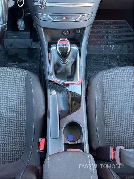 Peugeot 308 1.5 HDI Virtual/Led