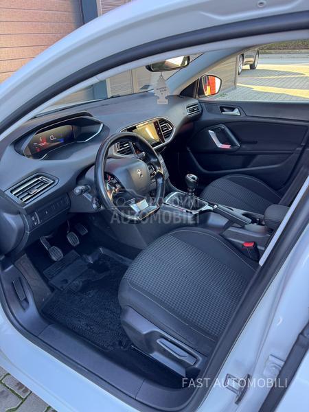 Peugeot 308 1.5 HDI Virtual/Led