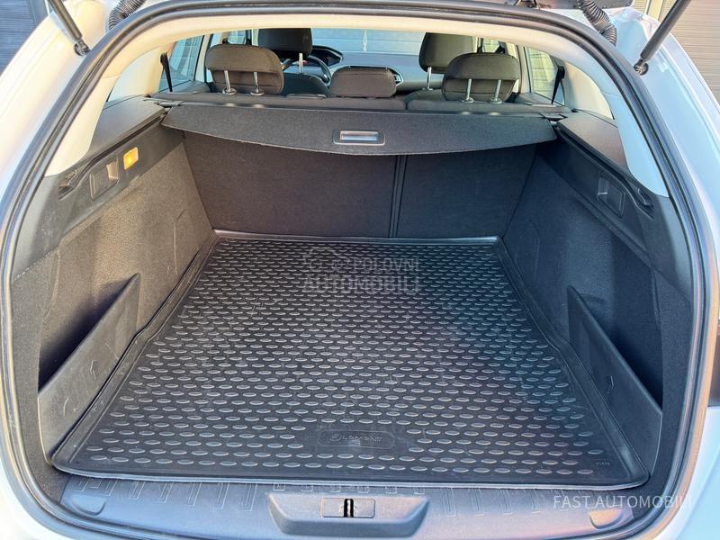 Peugeot 308 1.5 HDI Virtual/Led