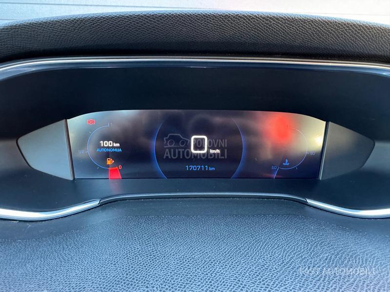 Peugeot 308 1.5 HDI Virtual/Led