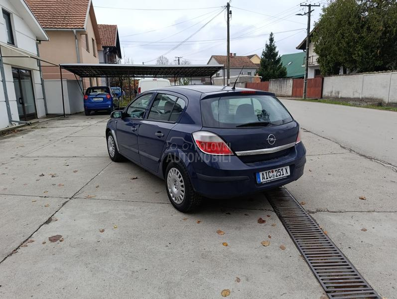 Opel Astra H 