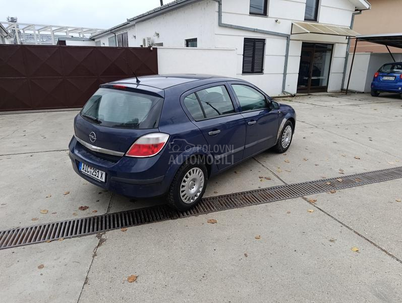 Opel Astra H 