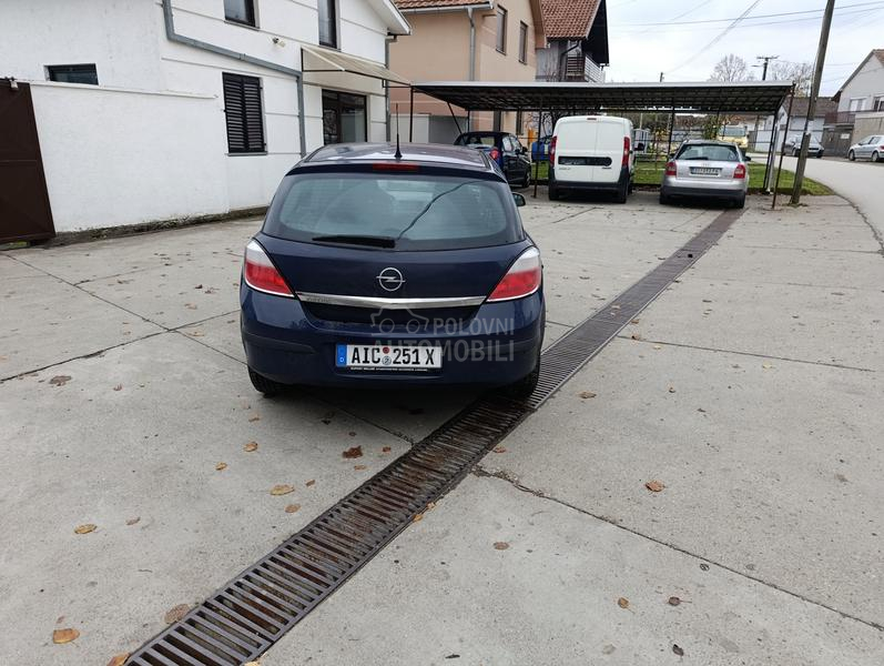 Opel Astra H 