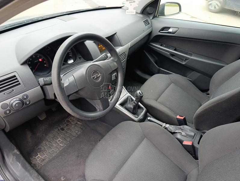 Opel Astra H 