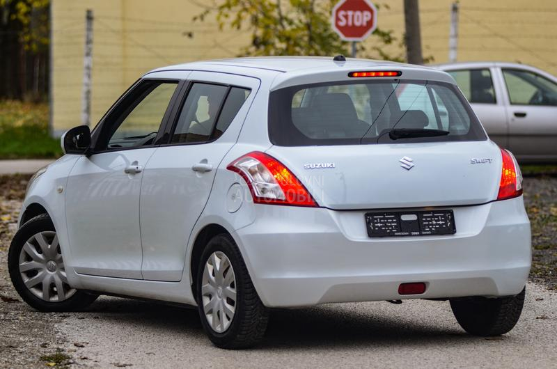 Suzuki Swift 