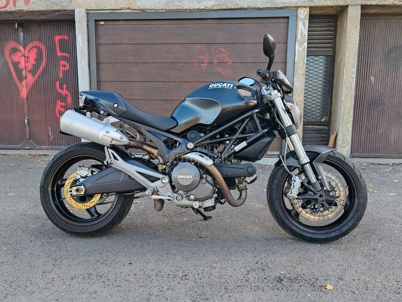 Ducati Monster 696
