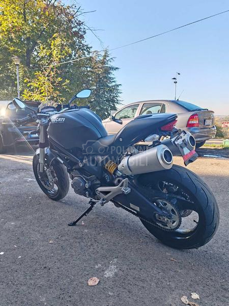 Ducati Monster 696