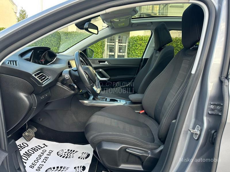 Peugeot 308 1.2 i Aut Kam Pano