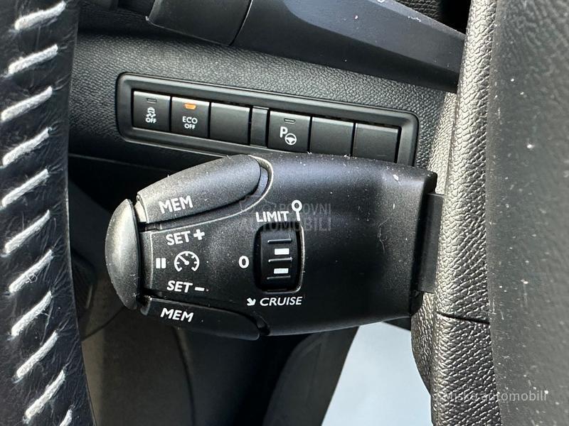 Peugeot 308 1.2 i Aut Kam Pano