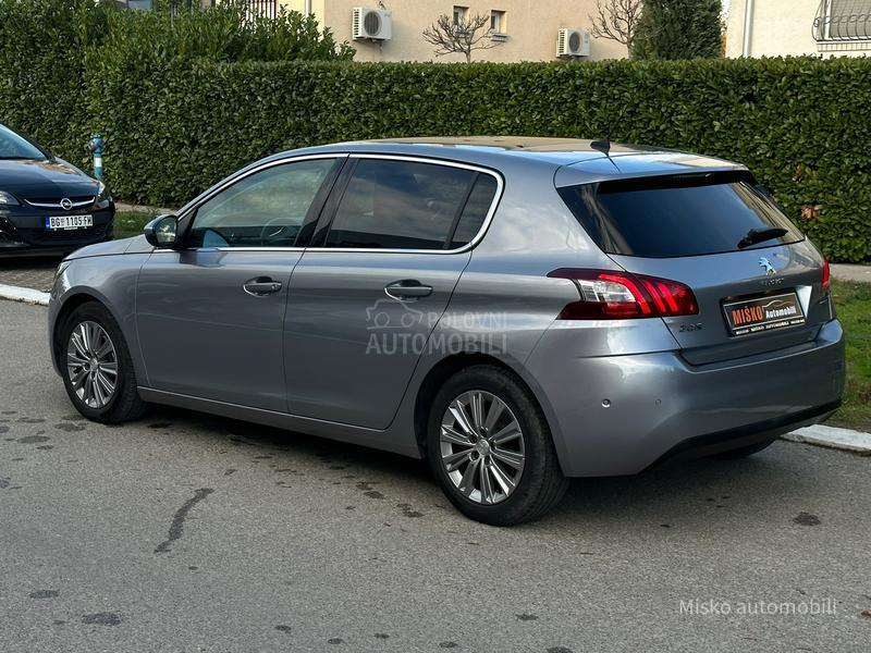Peugeot 308 1.2 i Aut Kam Pano