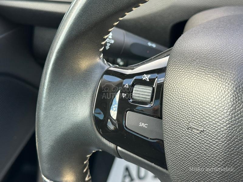 Peugeot 308 1.2 i Aut Kam Pano