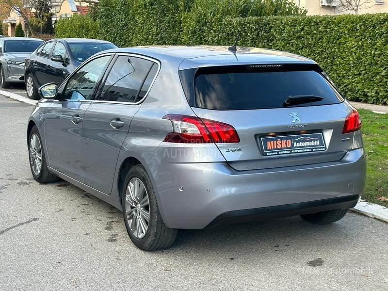 Peugeot 308 1.2 i Aut Kam Pano