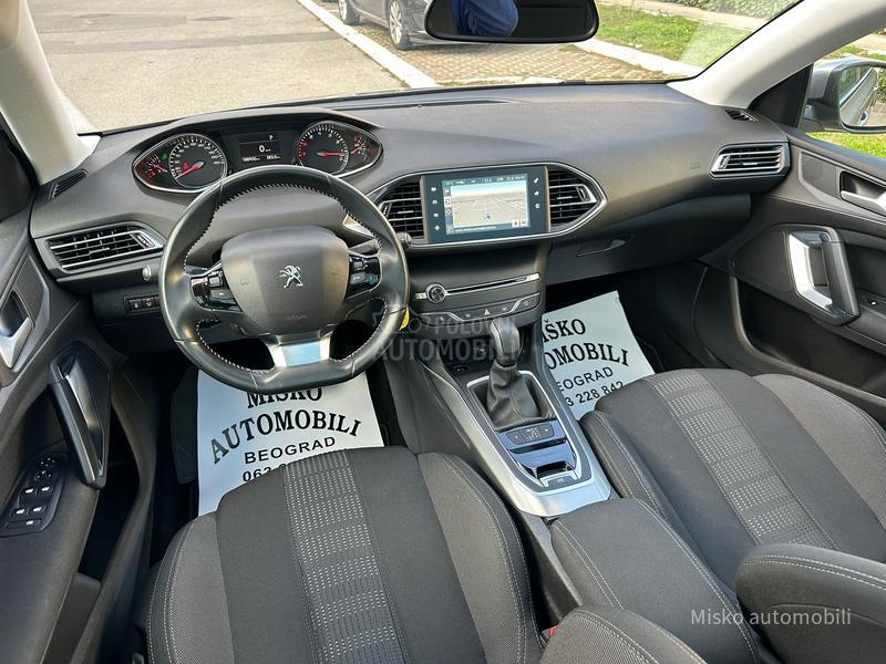 Peugeot 308 1.2 i Aut Kam Pano