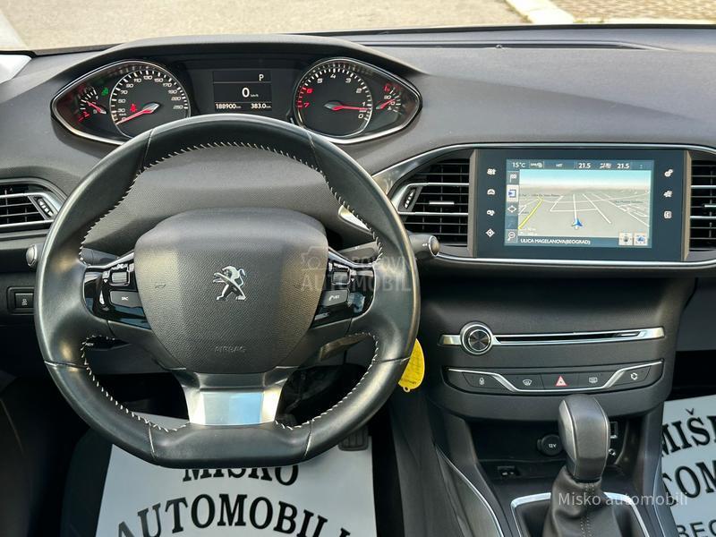 Peugeot 308 1.2 i Aut Kam Pano