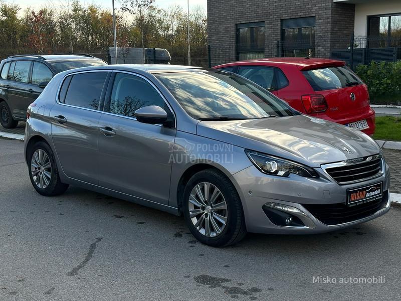 Peugeot 308 1.2 i Aut Kam Pano