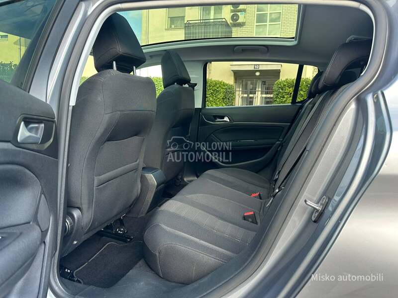 Peugeot 308 1.2 i Aut Kam Pano