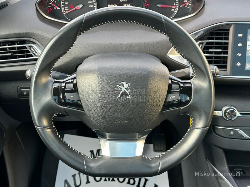 Peugeot 308 1.2 i Aut Kam Pano
