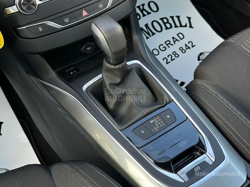 Peugeot 308 1.2 i Aut Kam Pano