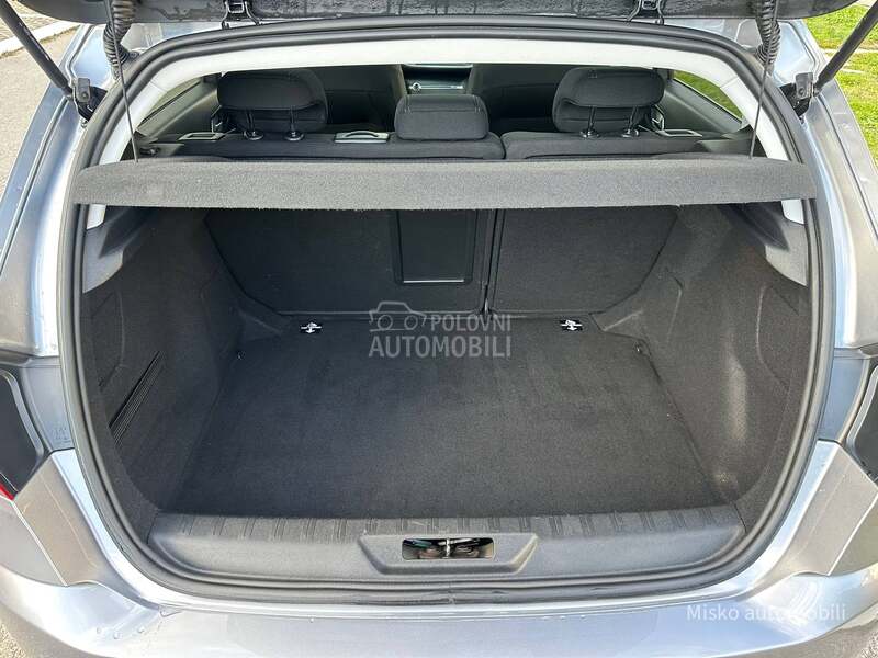 Peugeot 308 1.2 i Aut Kam Pano