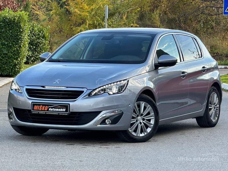 Peugeot 308 1.2 i Aut Kam Pano