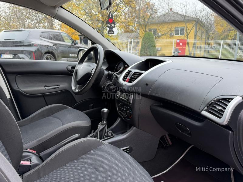 Peugeot 206 plus 