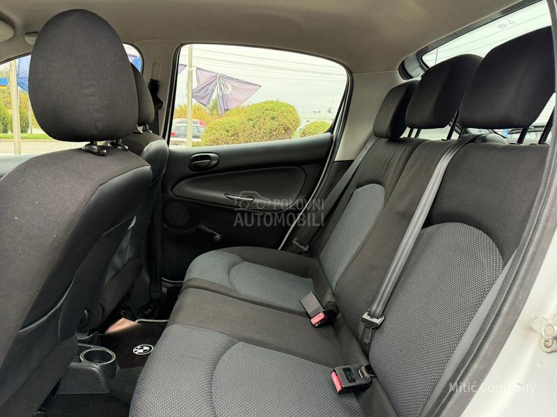 Peugeot 206 plus 