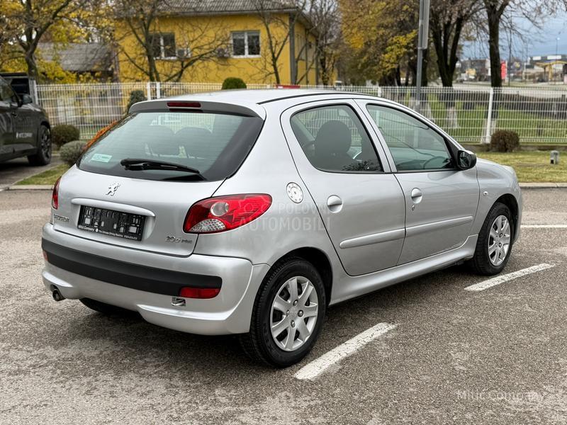 Peugeot 206 plus 