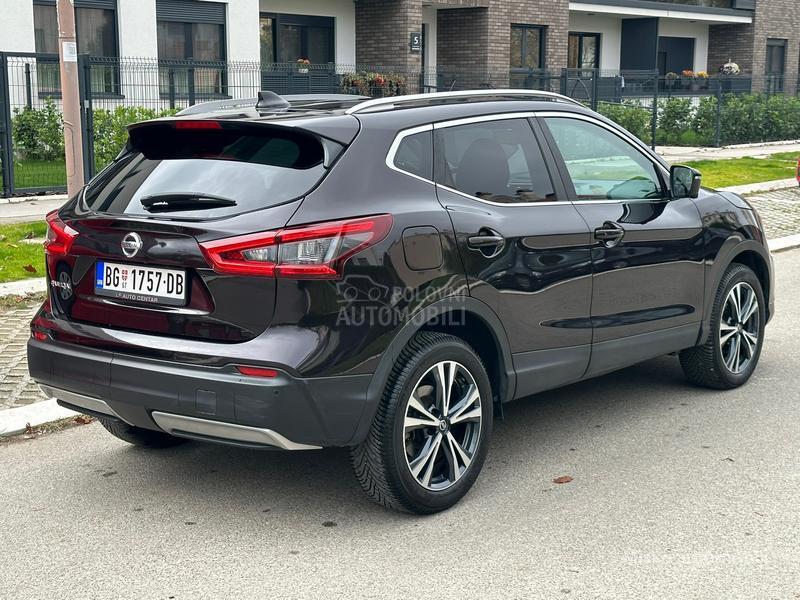 Nissan Qashqai 1.3 DIG-T Pano Kam