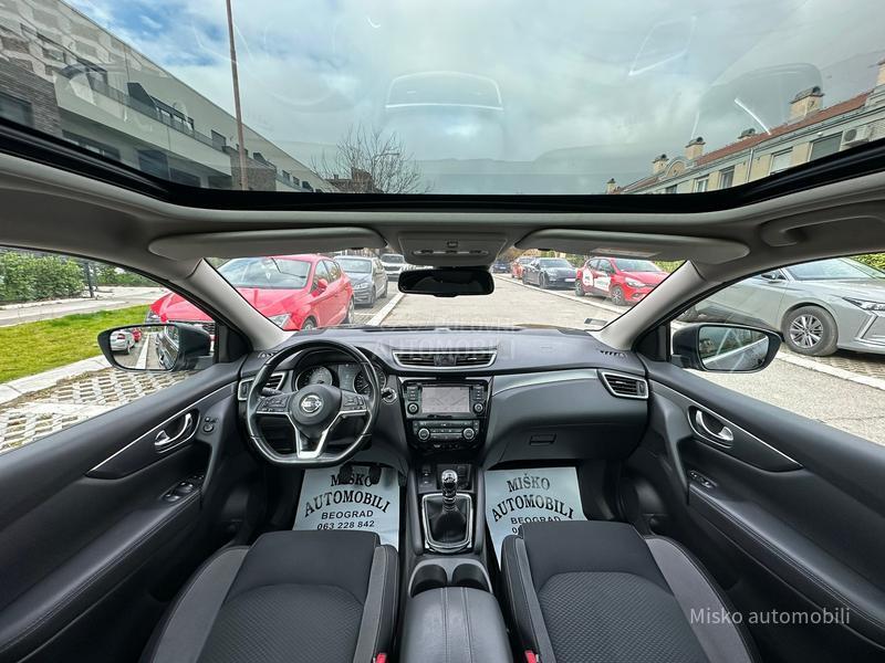Nissan Qashqai 1.3 DIG-T Pano Kam