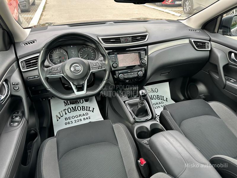 Nissan Qashqai 1.3 DIG-T Pano Kam