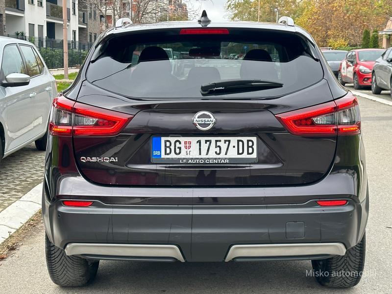 Nissan Qashqai 1.3 DIG-T Pano Kam