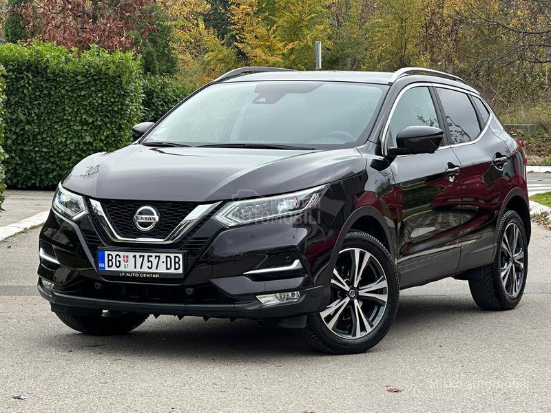 Nissan Qashqai 1.3 DIG-T Pano Kam