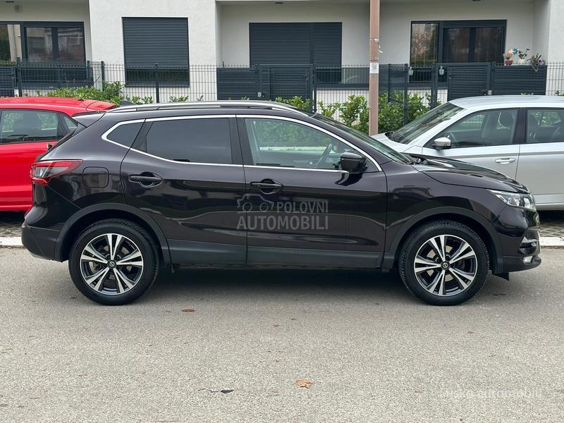 Nissan Qashqai 1.3 DIG-T Pano Kam