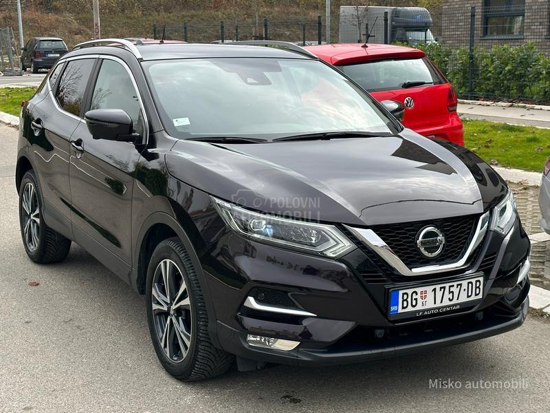 Nissan Qashqai 1.3 DIG-T Pano Kam