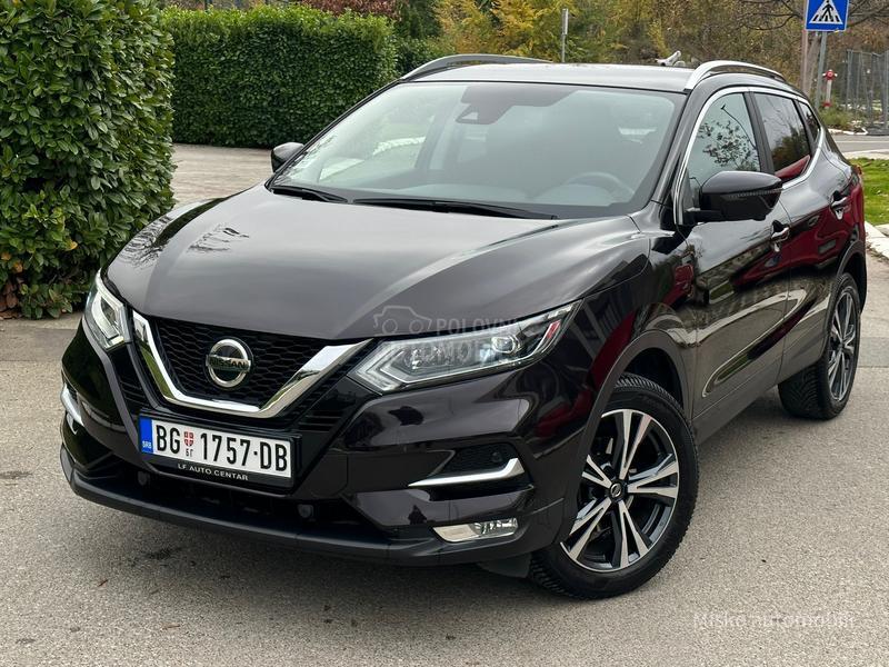 Nissan Qashqai 1.3 DIG-T Pano Kam