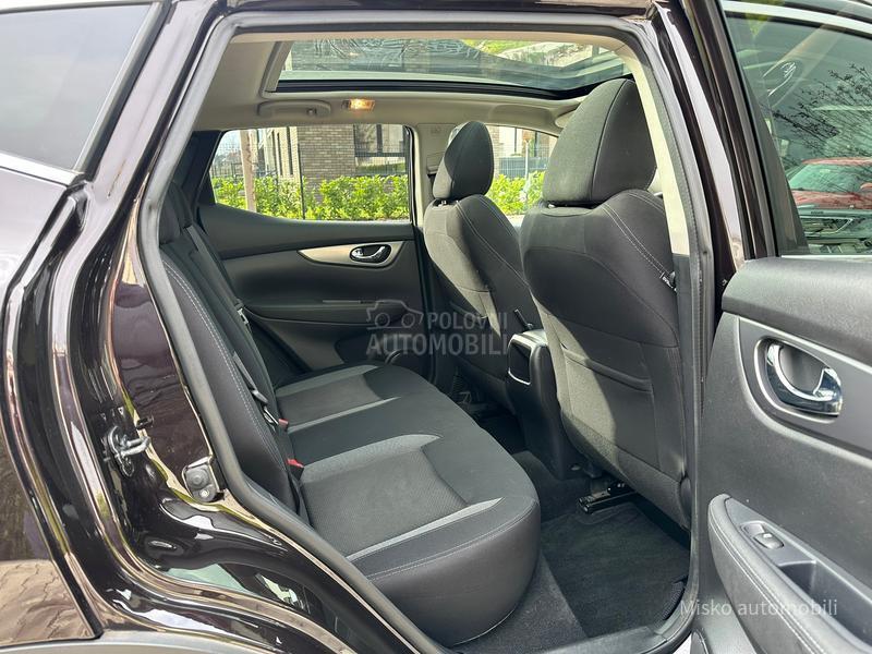 Nissan Qashqai 1.3 DIG-T Pano Kam