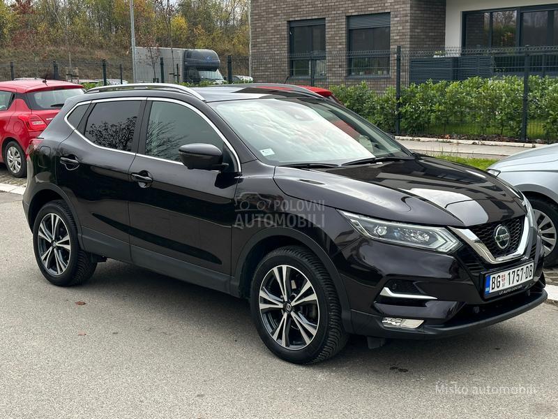 Nissan Qashqai 1.3 DIG-T Pano Kam