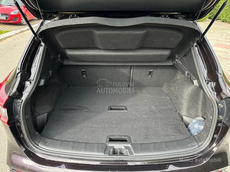 Nissan Qashqai 1.3 DIG-T Pano Kam