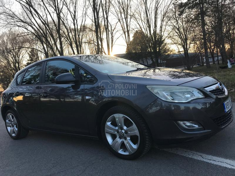 Opel Astra J reg/servisi