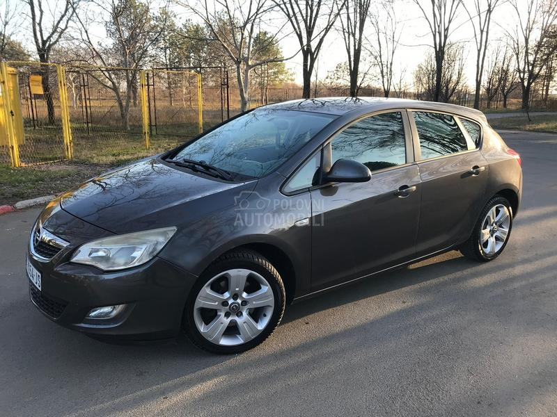 Opel Astra J reg/servisi
