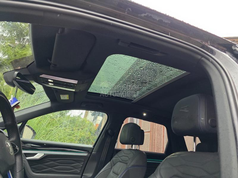 Volkswagen Touareg R BLACK NOVO