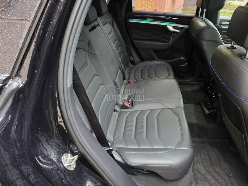 Volkswagen Touareg R BLACK NOVO