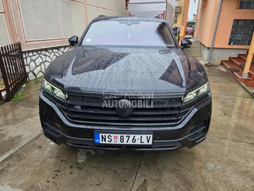 Volkswagen Touareg R BLACK NOVO