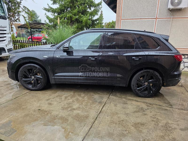Volkswagen Touareg R BLACK NOVO