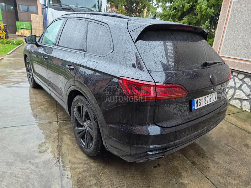 Volkswagen Touareg R BLACK NOVO