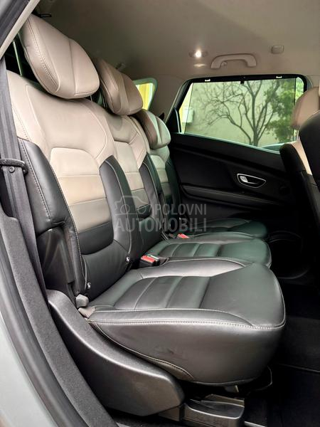 Renault Scenic 1.3 TCe PARIS INITIA