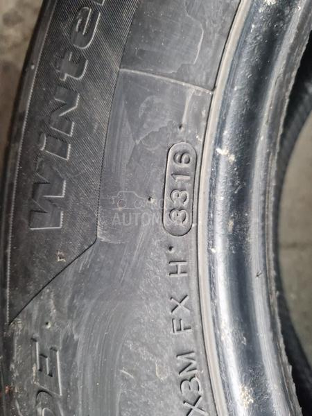 Hankook 235/60 R17 Zimska