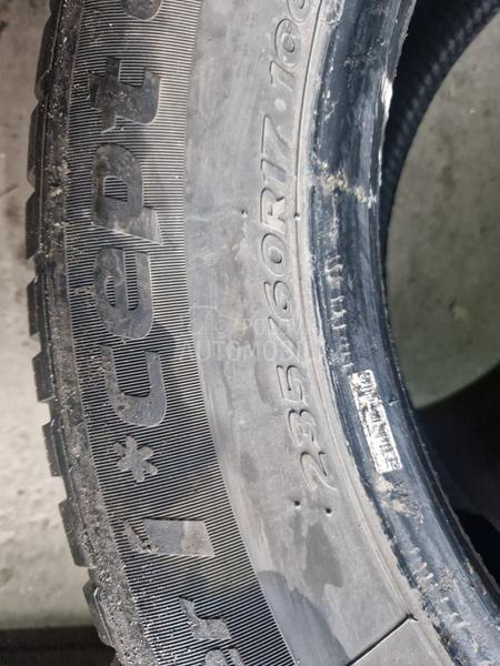 Hankook 235/60 R17 Zimska