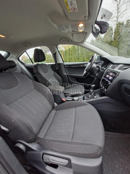 Škoda Octavia 1.6 STYLE