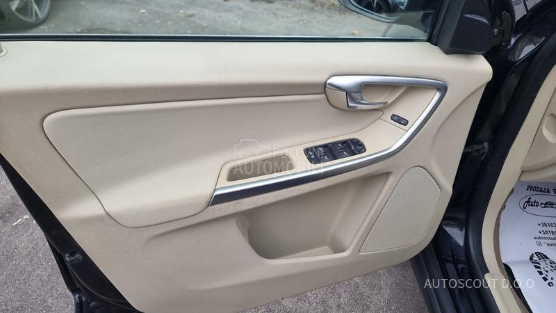 Volvo XC60 2.4 D3 AWD